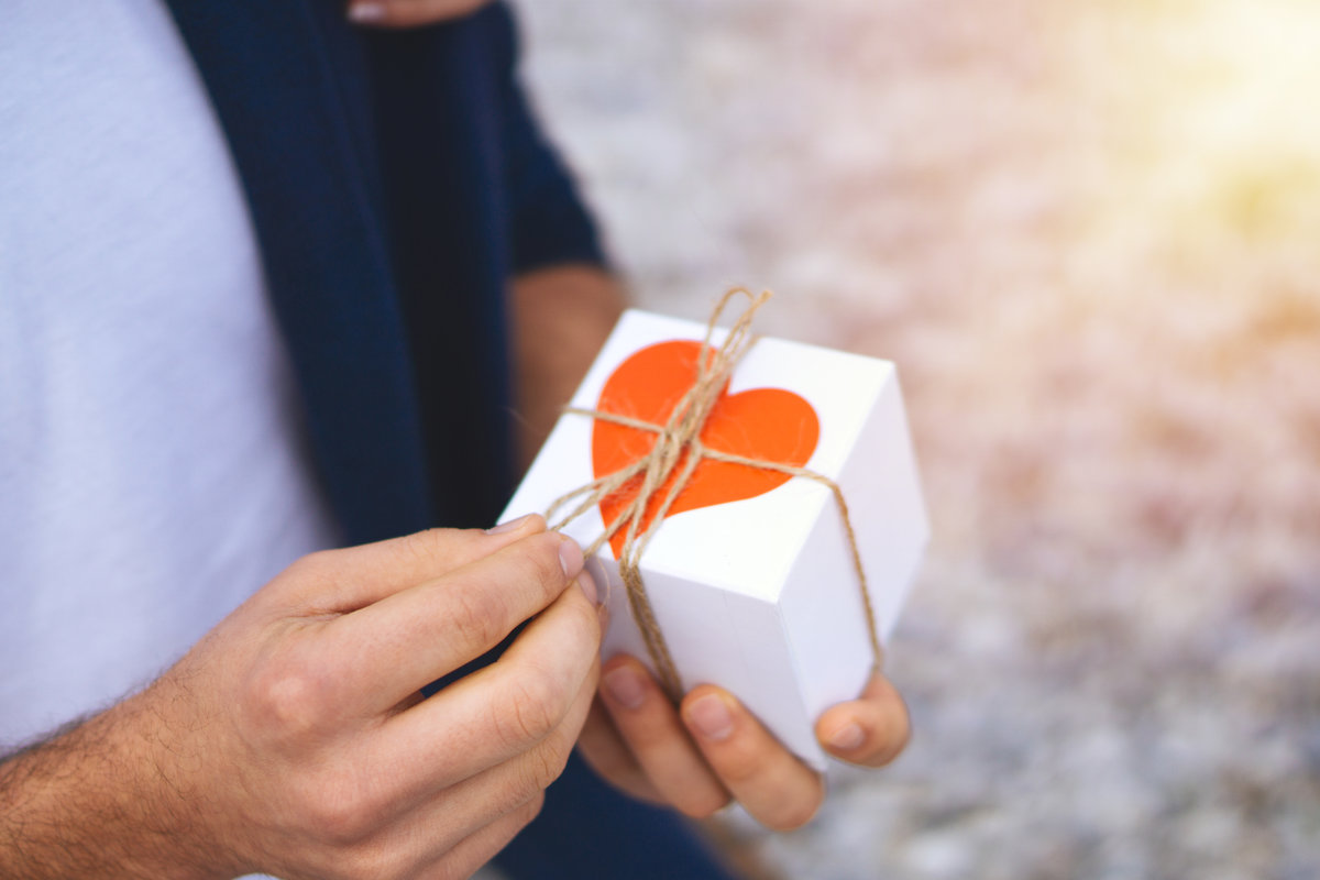 9 Amazing Valentines Day Gift Boxes For Him - 9TeeShirt
